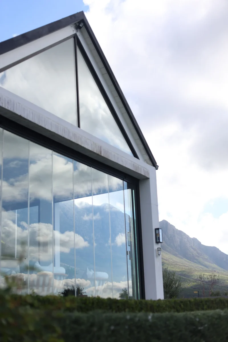 Custom Frameless Glass Solutions for Contemporary Homes